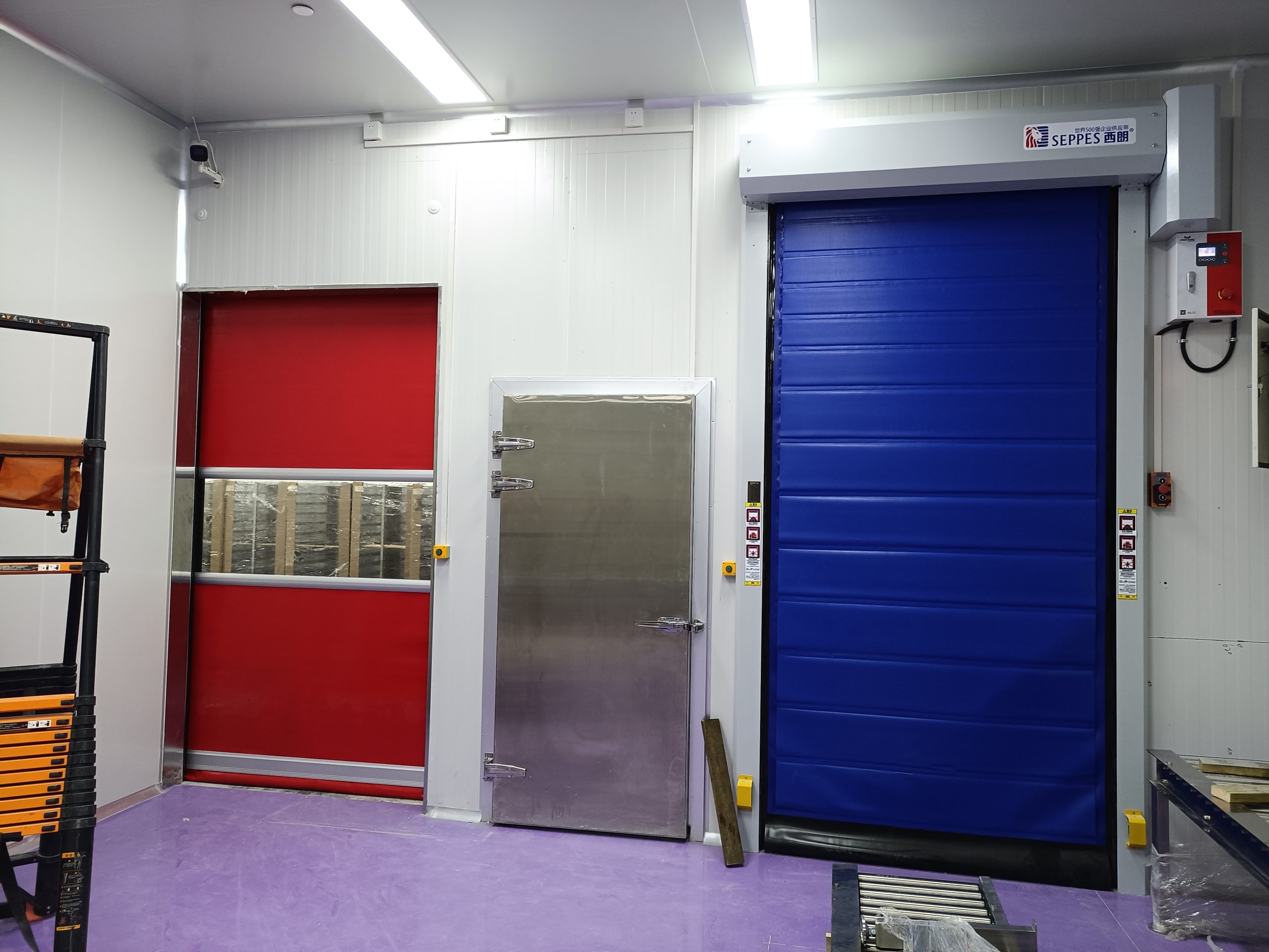 正大天晴藥業(yè)自動(dòng)化高架陰涼庫(kù)保溫快速卷簾門：提升效率與保障品質(zhì)的完美結(jié)合插圖