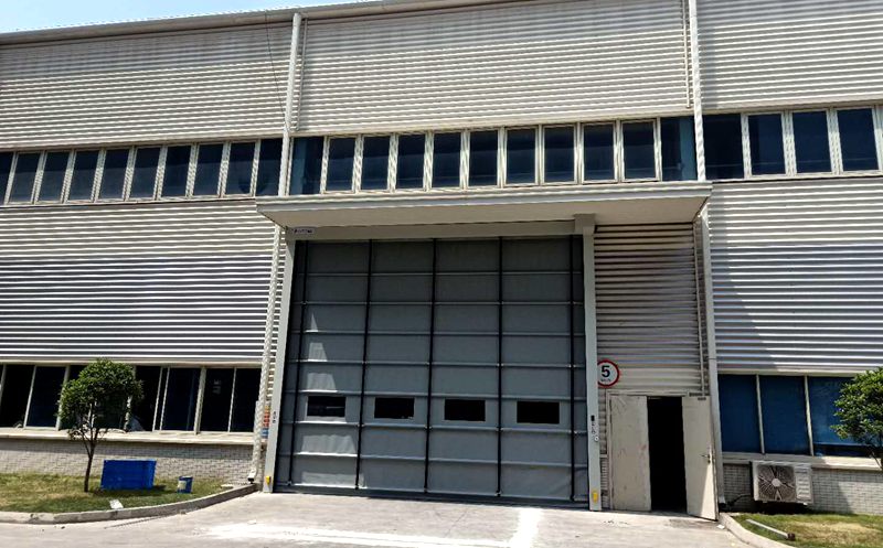 抗10級風的快速卷簾門——堆積式快速卷簾門的理想選擇插圖1