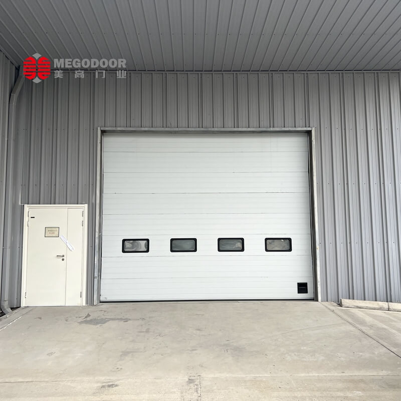 倉儲物流分段式電動滑升門插圖