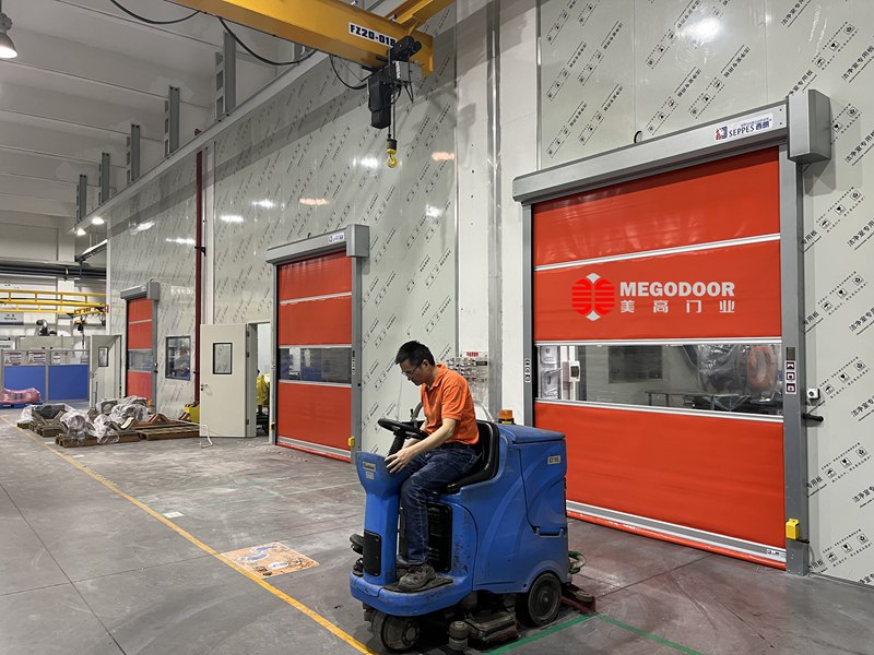 創(chuàng)新智能門(mén)控解決方案——可定制人車分流雷達(dá)的快速卷簾門(mén)插圖1 創(chuàng)新智能門(mén)控解決方案——可定制人車分流雷達(dá)的快速卷簾門(mén)插圖1