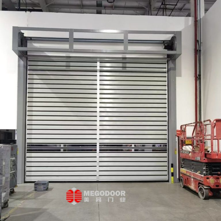 智能物流未來——與AGV聯動的硬質快速門縮略圖 智能物流未來——與AGV聯動的硬質快速門縮略圖